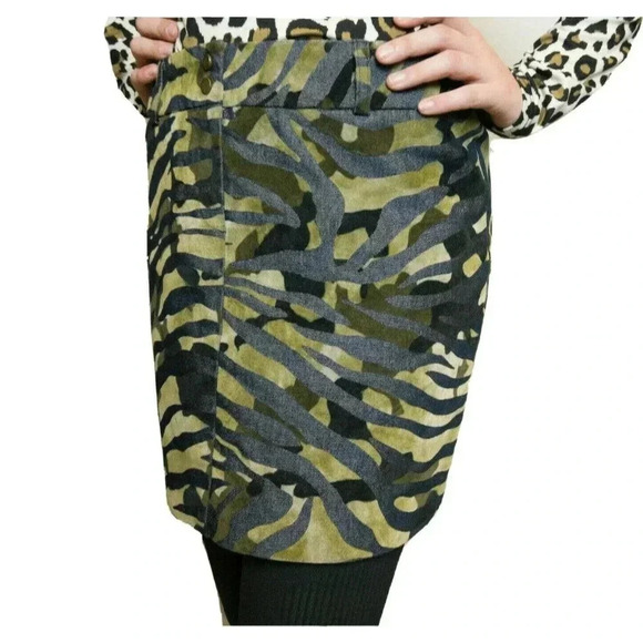 Express Women Green Camoflauge Mini Skirt Sz 1 2 Stretch Pockets Neutral Rock - Picture 1 of 10